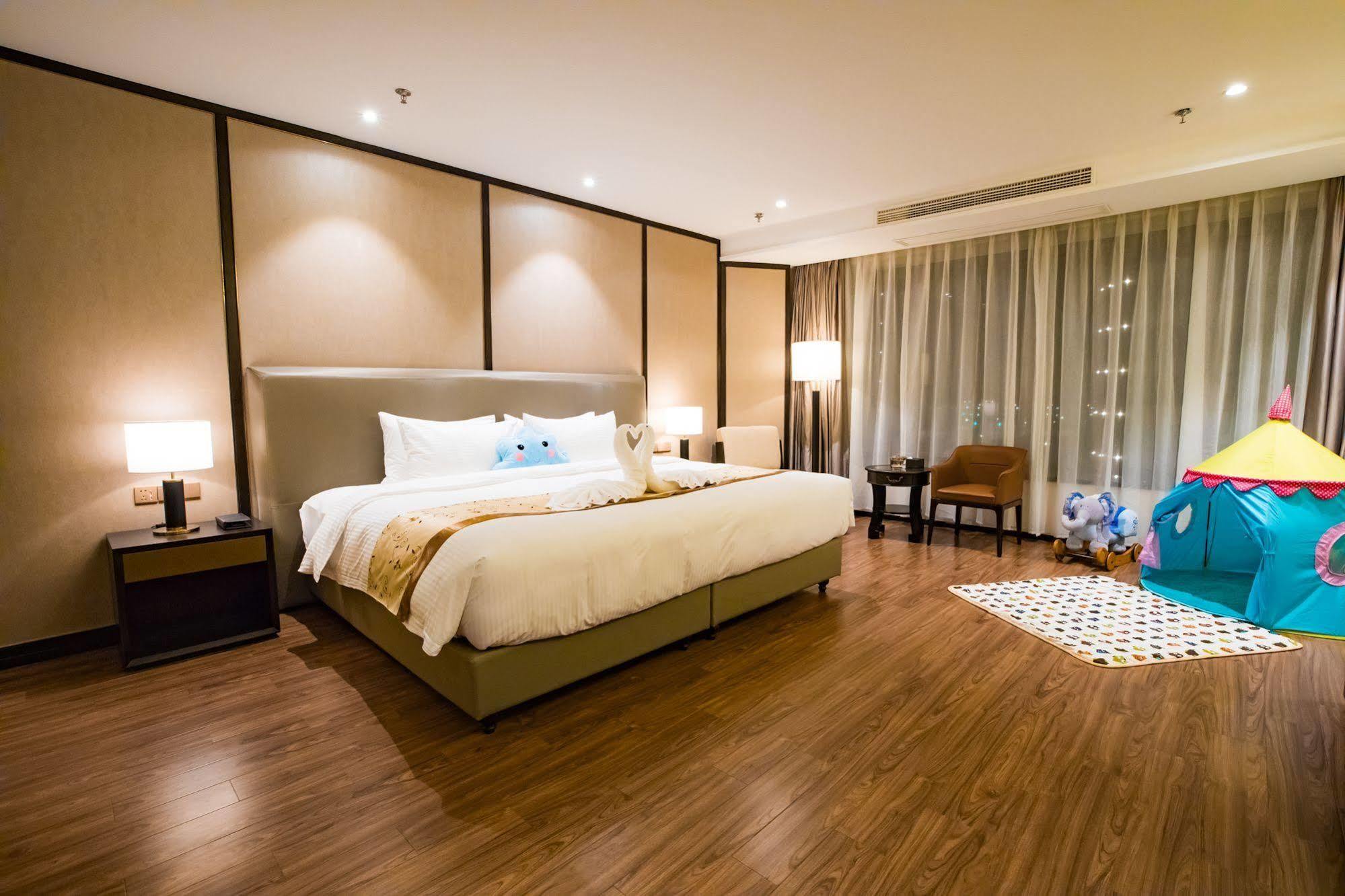 Ramada Shanghai Songjiang Eksteriør bilde